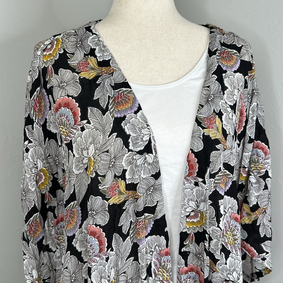 Forever 21 Black Floral Fringe Hem Kimono - Picture 2 of 5